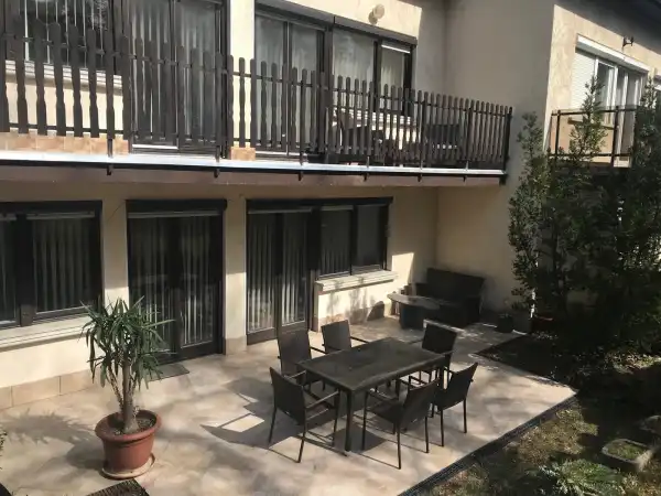 Albérlet, kiadó téglalakás, Budapest, XII. kerület 5 szoba 220 m² 910 E Ft/hó