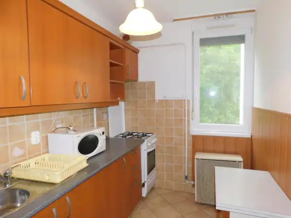 Albérlet, kiadó téglalakás, Eger 1+1 szoba 54 m² 130 E Ft/hó