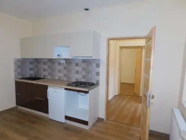Albérlet, kiadó téglalakás, Eger 2+1 szoba 55 m² 250 E Ft/hó
