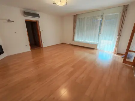 Albérlet, kiadó téglalakás, Mohács 4 szoba 110 m² 200 E Ft/hó