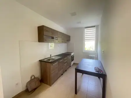 Albérlet, kiadó téglalakás, Oroszlány 2 szoba 50 m² 145 E Ft/hó