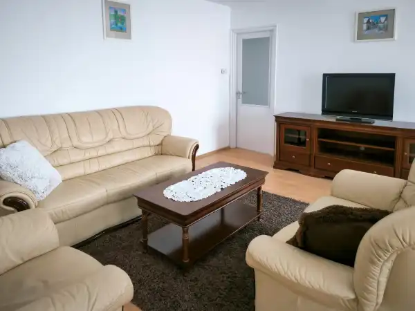 Albérlet, kiadó téglalakás, Paks 2+1 szoba 74 m² 250 E Ft/hó