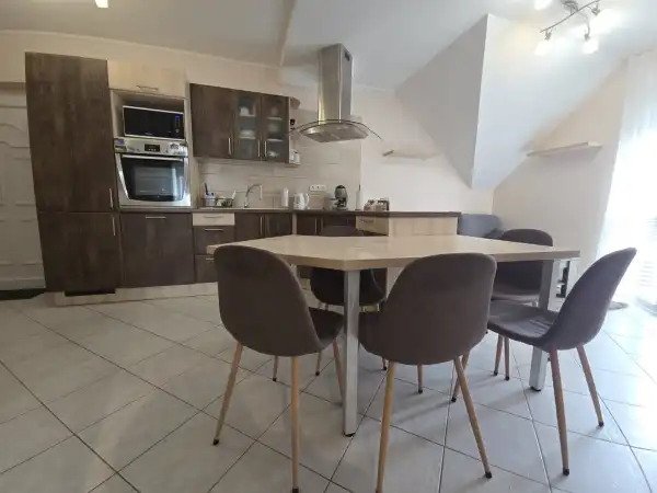 Albérlet, kiadó téglalakás, Sopron 3 szoba 50 m² 200 E Ft/hó