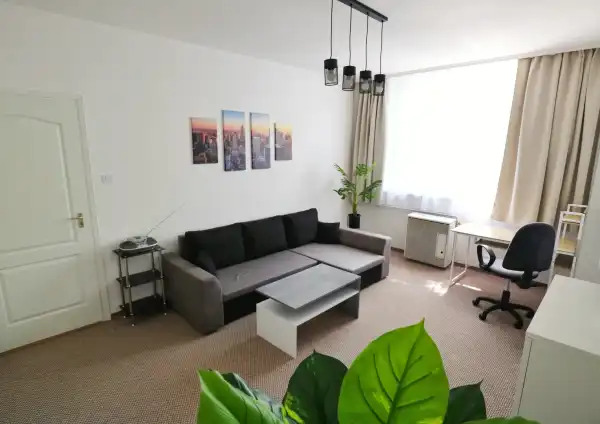 Albérlet, kiadó téglalakás, Szeged 2 szoba 48 m² 180 E Ft/hó