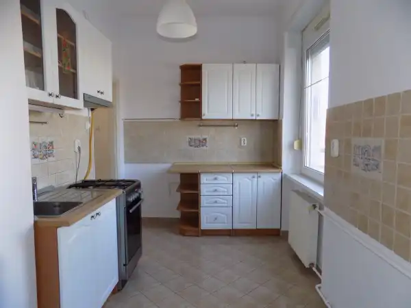 Albérlet, kiadó téglalakás, Székesfehérvár 1+2 szoba 57 m² 180 E Ft/hó