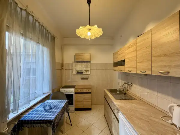 Albérlet, kiadó téglalakás, Székesfehérvár 1 szoba 36 m² 150 E Ft/hó Albérlet, kiadó téglalakás, Székesfehérvár 1 szoba 36 m² 150 E Ft/hó