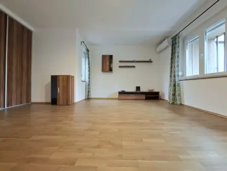 Albérlet, kiadó téglalakás, Szombathely 2 szoba 55 m² 180 E Ft/hó