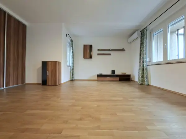 Albérlet, kiadó téglalakás, Szombathely 2 szoba 55 m² 180 E Ft/hó
