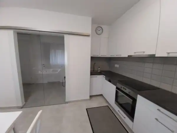 Albérlet, kiadó téglalakás, Tata 3 szoba 75 m² 290 E Ft/hó