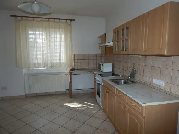 Albérlet, kiadó téglalakás, Tatabánya 1+1 szoba 43 m² 140 E Ft/hó