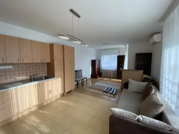 Albérlet, kiadó téglalakás, Vác 1+1 szoba 51 m² 220 E Ft/hó