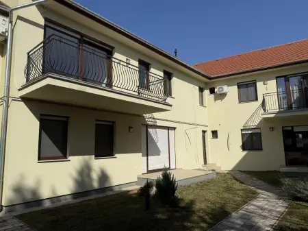 Albérlet, kiadó téglalakás, Vác