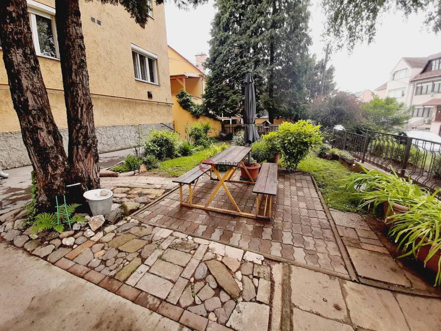 Albérlet, kiadó téglalakás, Vác