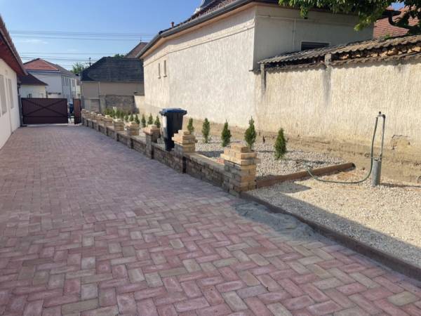 Albérlet, kiadó újszerű családi ház, Paks
