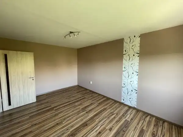 Albérlet, kiadó újszerű panellakás, Paks 2 szoba 52 m² 130 E Ft/hó