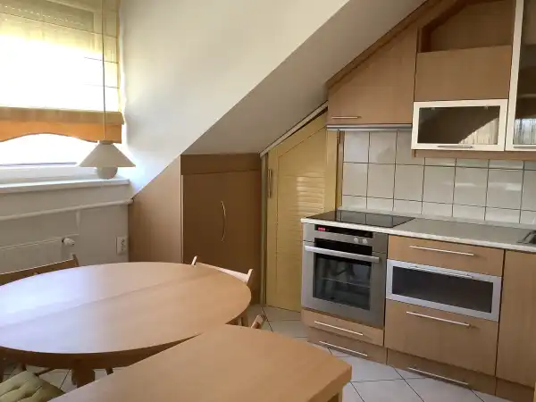Albérlet, kiadó újszerű téglalakás, Békéscsaba 2 szoba 74 m² 170 E Ft/hó