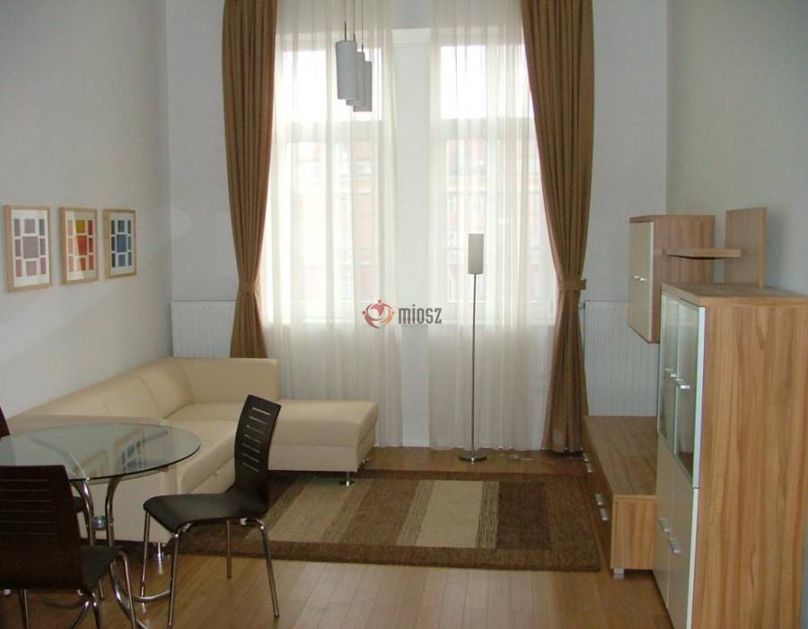 Albérlet, kiadó újszerű téglalakás, Győr