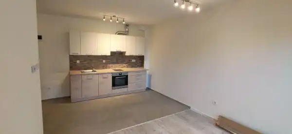 Albérlet, kiadó újszerű téglalakás, Nyíregyháza 2 szoba 40 m² 130 E Ft/hó