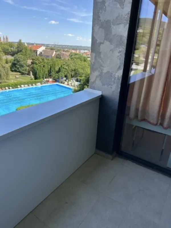 Albérlet, kiadó újszerű téglalakás, Pécs 2 szoba 42 m² 250 E Ft/hó