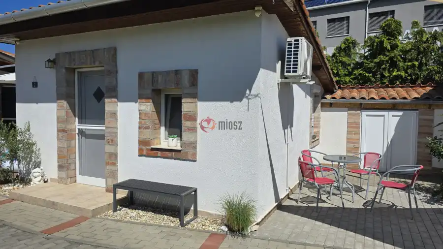 Albérlet, kiadó újszerű téglalakás, Pécs