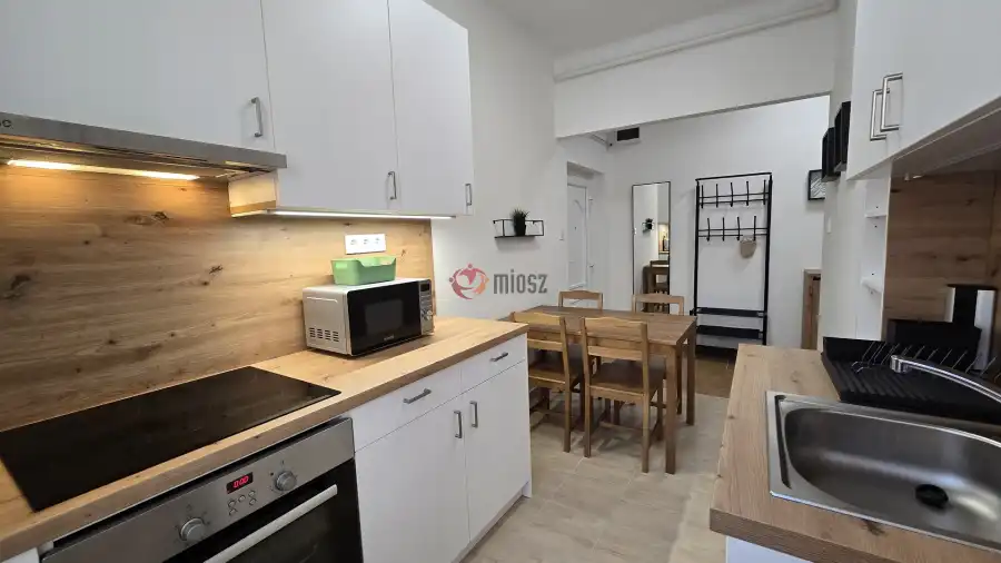 Albérlet, kiadó újszerű téglalakás, Pécs