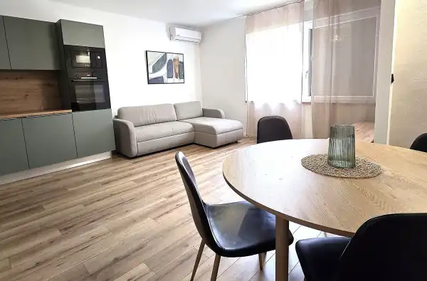 Albérlet, kiadó újszerű téglalakás, Pécs 1+2 szoba 60 m² 270 E Ft/hó