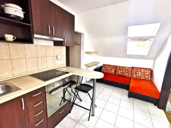 Albérlet, kiadó újszerű téglalakás, Vác 1+2 szoba 30 m² 190 E Ft/hó